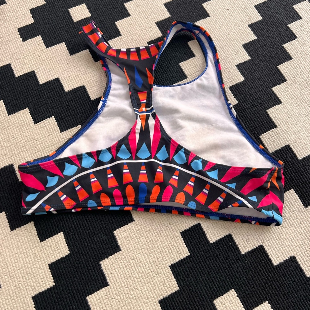 Colorful Patterned Sports Bra - Picture 2 of 3